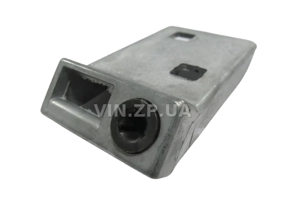 Планка замка багажника Славута 1103, 1105, нижняя, с пластиковой втулкой ПРИЗМА