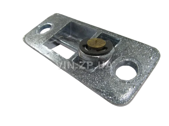 Планка замка багажника Таврия 1102, нижняя, с латунной втулкой ПРИЗМА 2