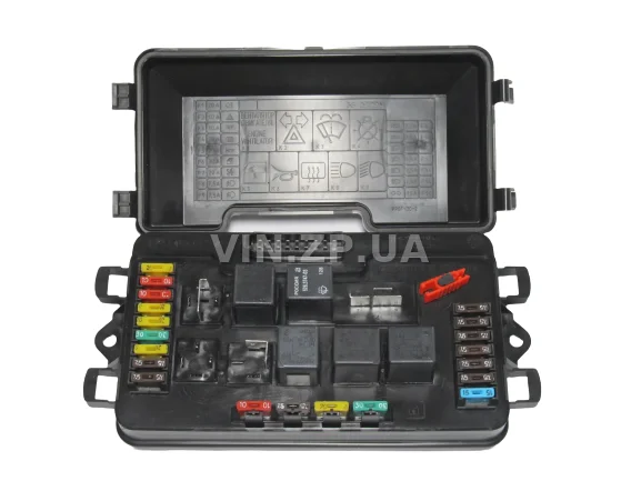 Блок предохранителей ВАЗ 2108-21099, 2113-2115 STANDARD нового образца 367.3722, евро, с реле в зборе 4