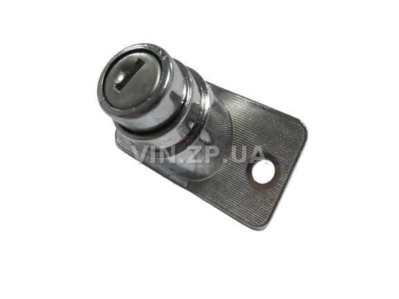 Замок багажника ВАЗ 2102, 2121, с личинками, замок 1шт + личинка 2шт + ключ 2шт АРК 2